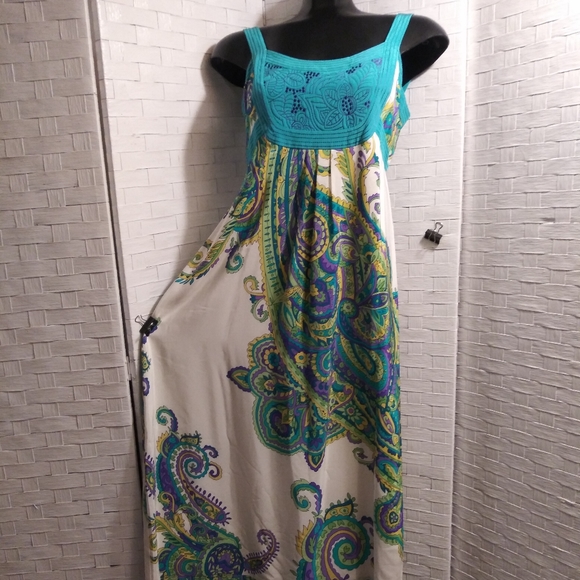 Dress - Picture 1 of 12